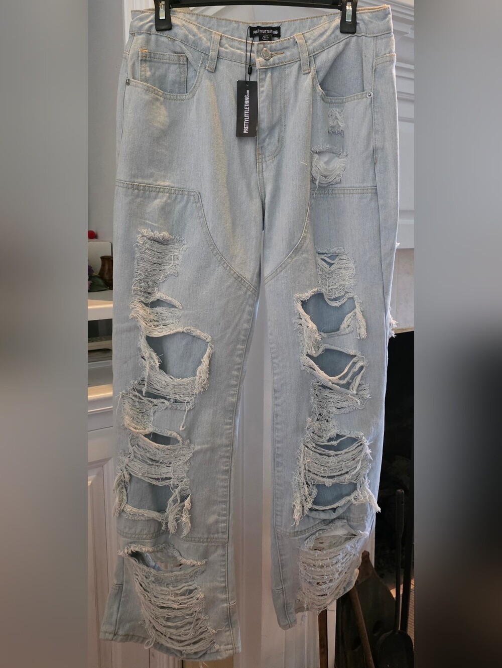 PrettyLittleThing Light Blue Ripped Boyfriend Jeans